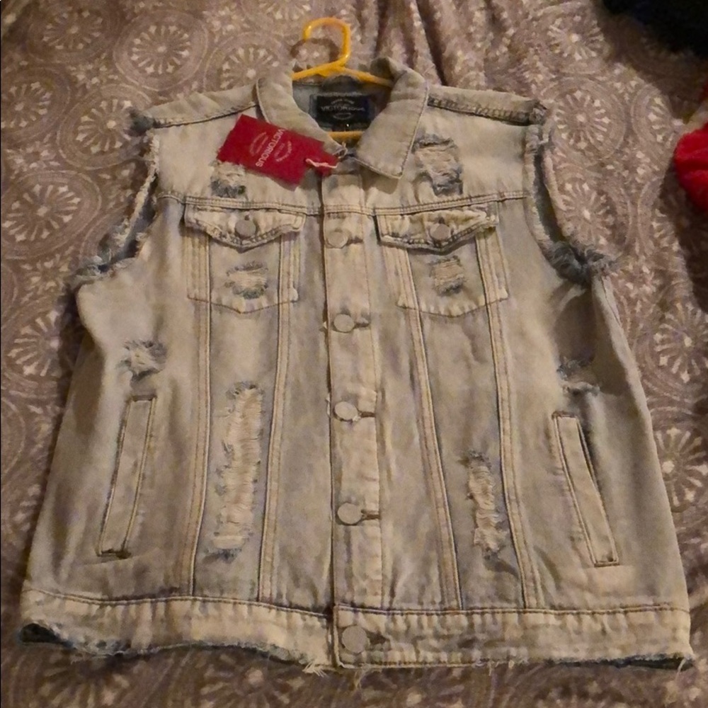 Short sleeve denim jacket